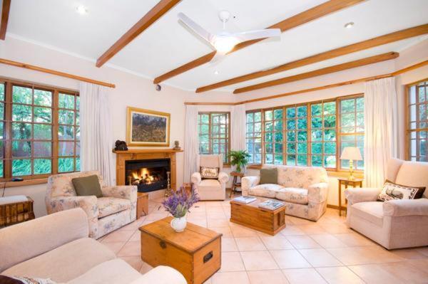 Lupus Den Country House B&B Sunland 외부 사진